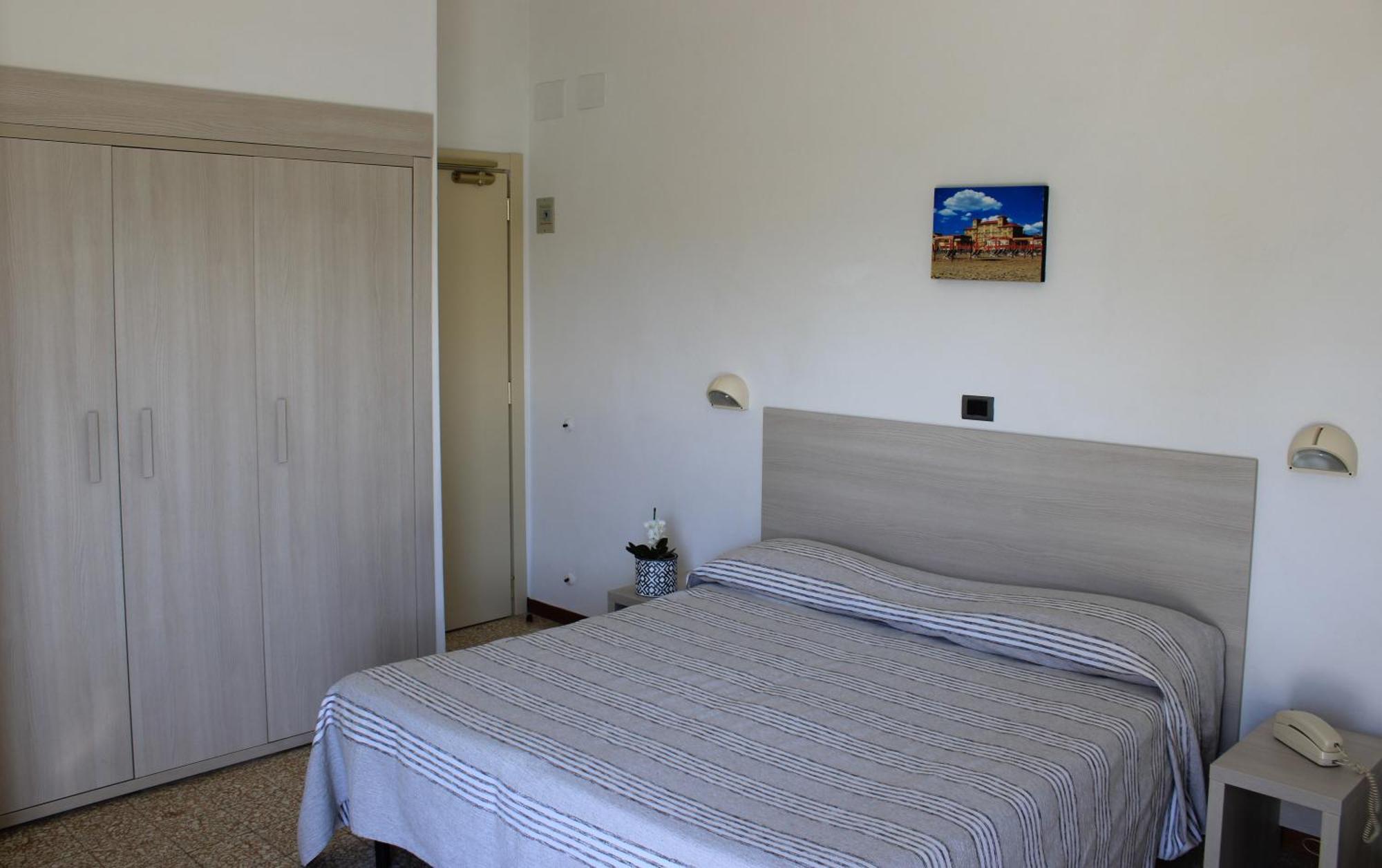 Hotel Puccinelli ليدو دي كامايوري الغرفة الصورة